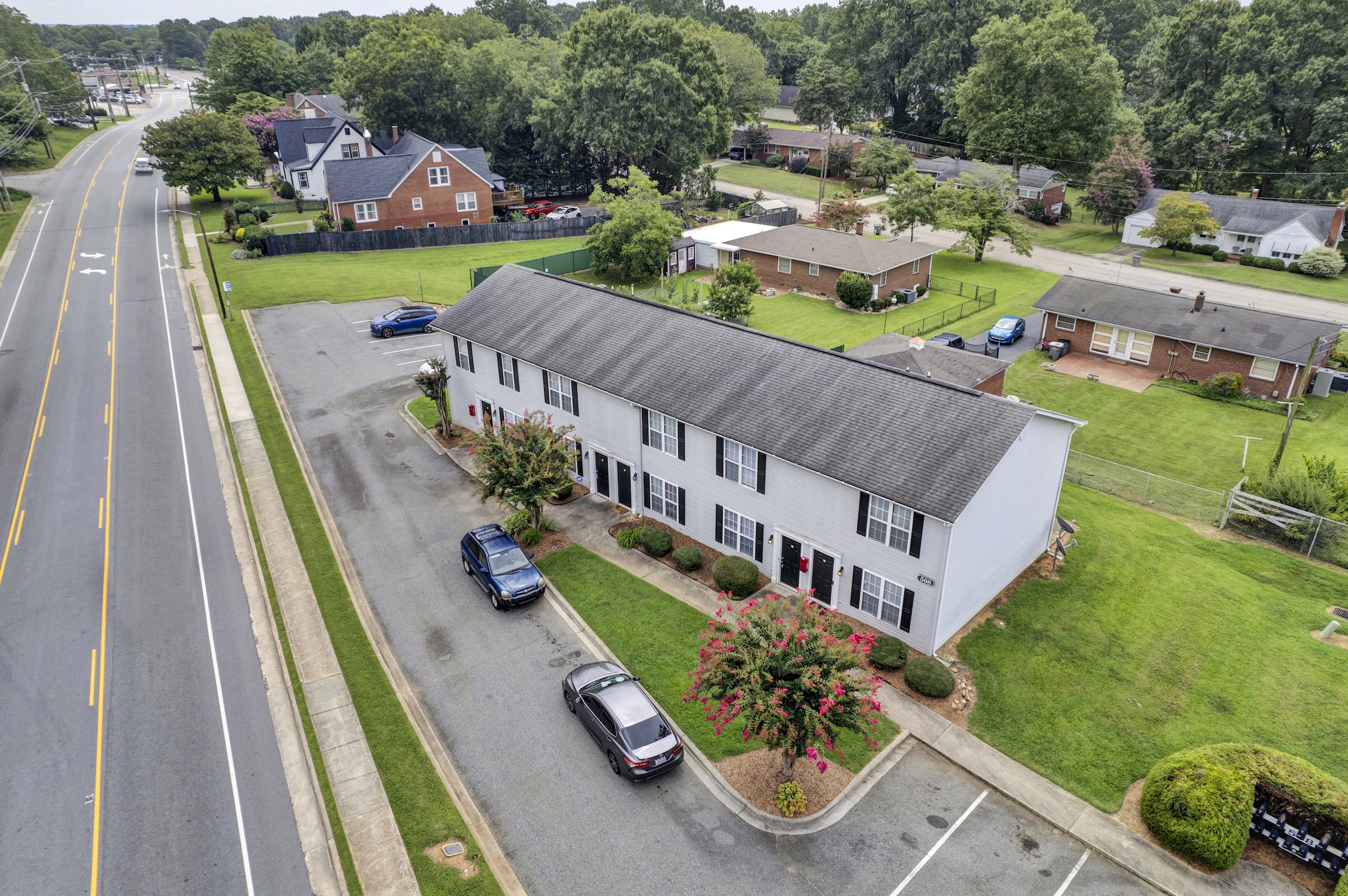 Aerial view of White Oak Apartments