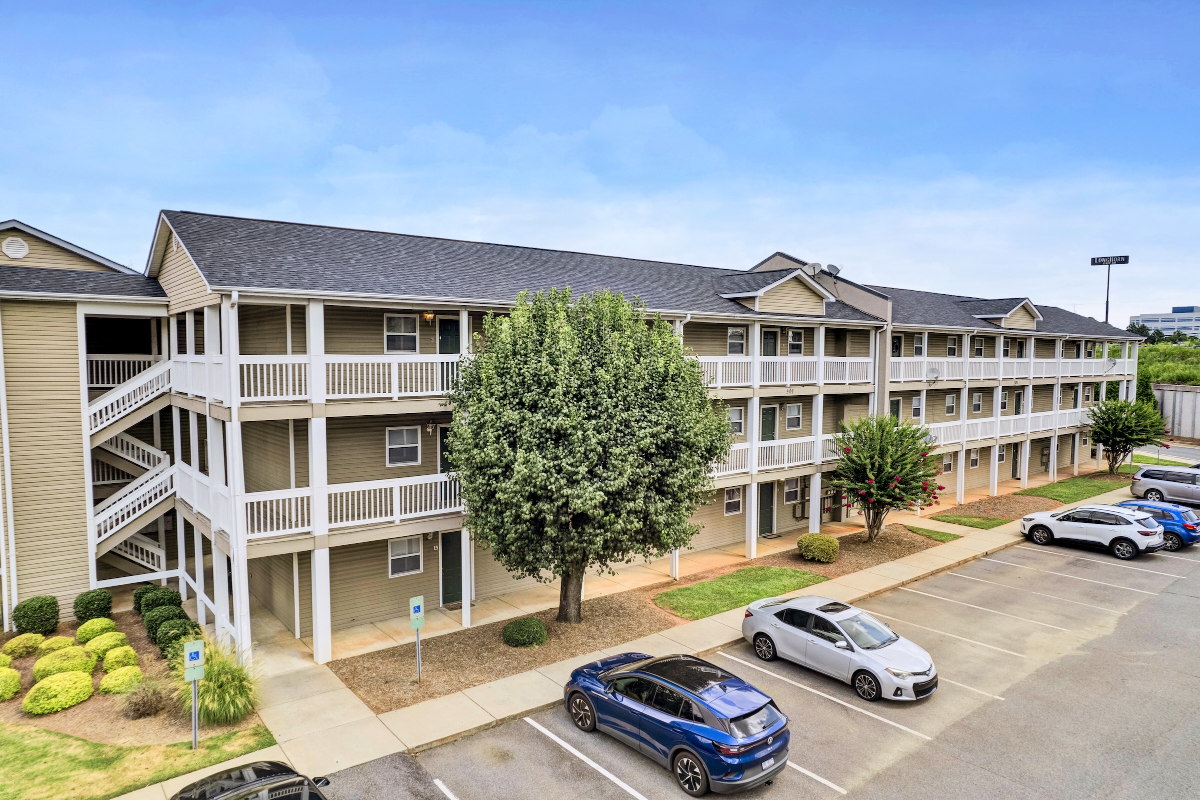 Photo of Melrose Apartments outside facade